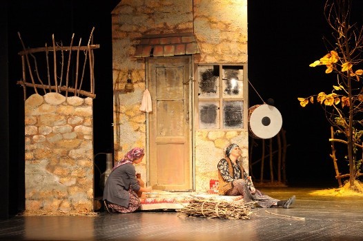 Şəki teatrında türkiyəli dramaturqun əsəri səhnələşdirilib