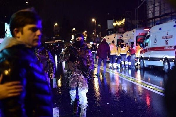 Türkiyənin iki məşhur gecə klubu atəşə tutuldu: Ölən və yaralananlar var