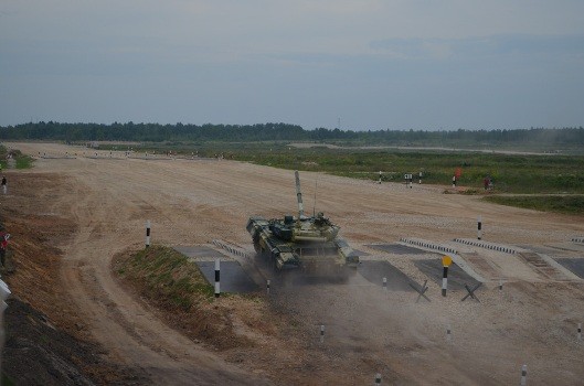 Azərbaycan tankçıları “Tank biatlonu” müsabiqəsinin ilkin mərhələsində iştirak ediblər