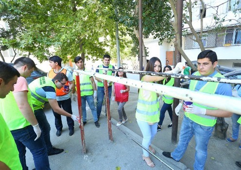 Binəqədi rayonunda “Beynəlxalq Gənclər günü” münasibətilə iməcilik keçirilib