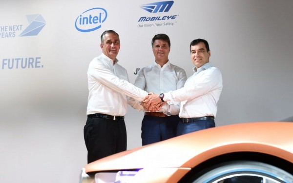 “İntel” 100 pilotsuz avtomobil sınaqdan keçirəcək
