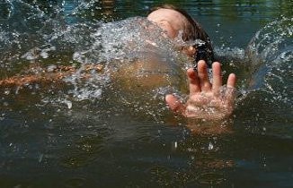 Daha iki nəfər ölümdən son anda döndü