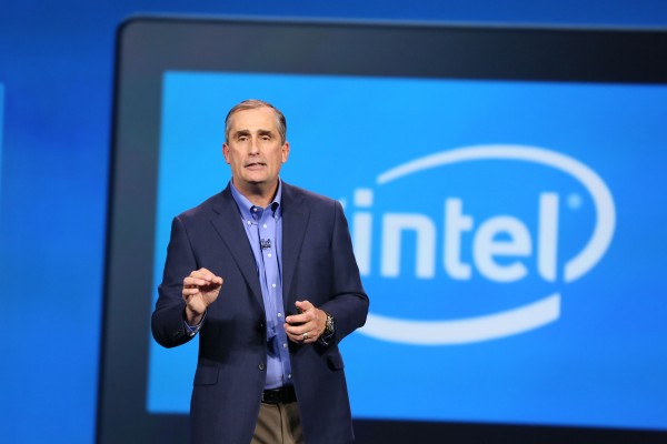 “Intel”in rəhbəri Trampın Məsləhət Şurasından çıxdı