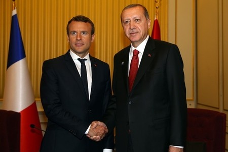 Makrondan Ərdoğana: O şəxsə görə narahatıq