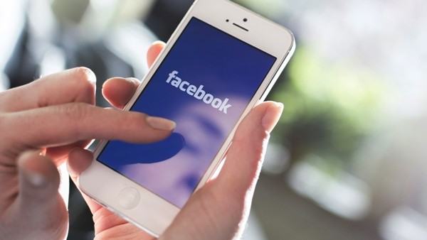 “Facebook”un mobil versiyasının dizaynı dəyişir