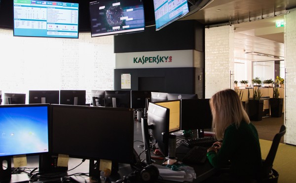 Trampın müşaviri amerikalıları “Kasperski”dən imtina etməyə çağırdı