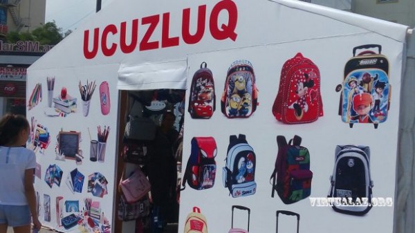 Məktəbli bazarı: alan da narazıdır, satan da