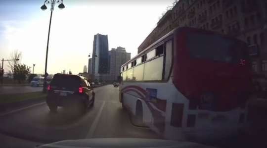 Bakıda sərnişin dolu avtobus “avtoş“luq etdi