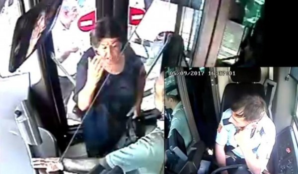 Bakı avtobusunda gərgin anlar - sərnişin sürücünü söydü+video