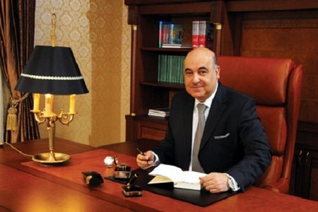 Çingiz Abdullayev “26“ kafesi barədə yazdı:“İnsanlar bizə gülürlər“