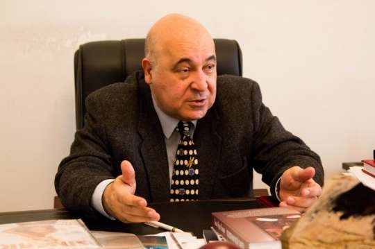 Çingiz Abdullayev: “Bizi öz ölkəmizdə təhqir edirlər“