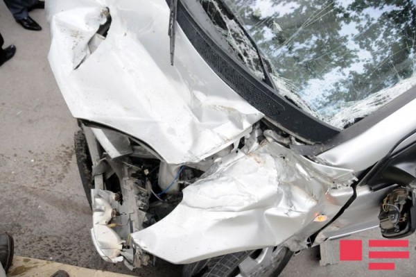 Sabirabadda mikroavtobus aşdı: 2 ölü, 10 yaralı - ADLAR - YENİLƏNİB