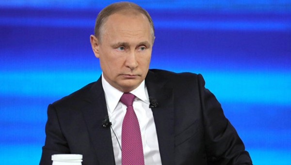 Putin İrəvanın “anneksiyası”na görə səfiri mükafatlandırdı