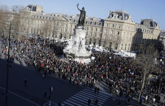 SON DƏQİQƏ! Parisdə mitinq