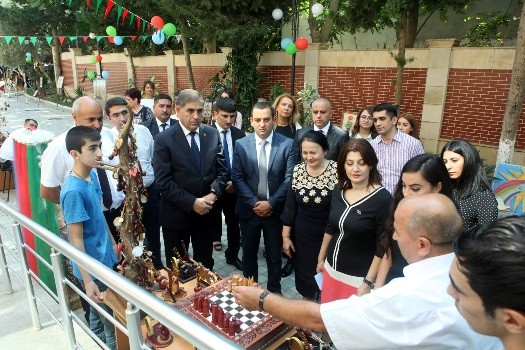 Sağlamlıq imkanları məhdud gənclərin əl işlərindən ibarət sərgi təşkil olunub