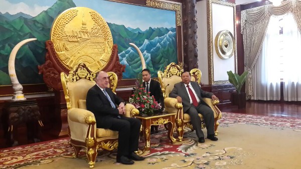 Elmar Məmmədyarov Laos prezidenti ilə görüşüb