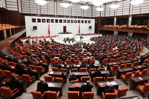 Türkiyə parlamenti növbədənkənar iclas keçirəcək - REFERENDUMA GÖRƏ
