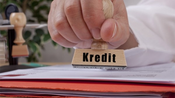 Kreditini tam ödəyib, amma bank pensiyasından pul tutur