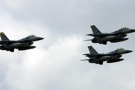 Türkiyə İraqın şimalına hava zərbələri endirib, 13 terrorçu məhv edilib