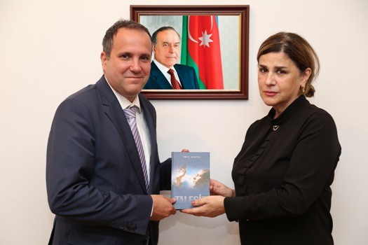 Macarıstan səfiri Tərcümə Mərkəzində olub