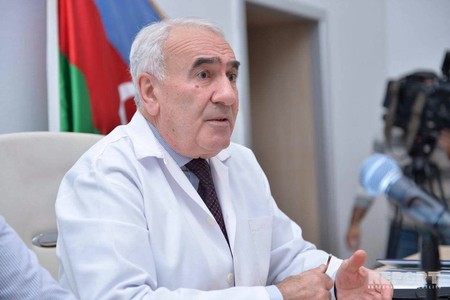 “Körpələrə verilən süni qidaların reklamı dayandırılmalıdır“ - Baş pediatr