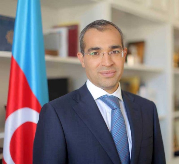 Mikayıl Cabbarov müəllimləri belə təbrik etdi