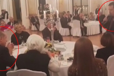 Nazir Ərdoğan üçün mahnı oxudu