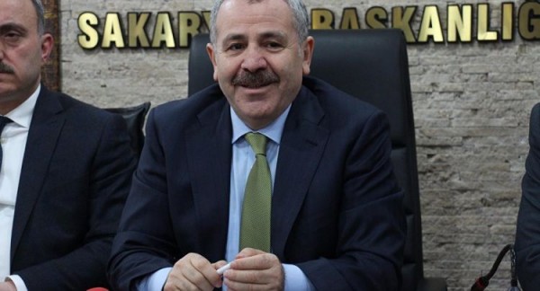Ərdoğanın ən yaxın adamı istefa verib