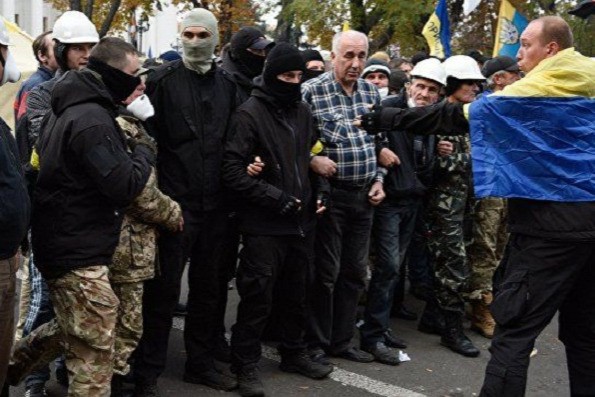 Kiyevdə Saakaşvili tərəfdarları ilə polis arasında qarşıdurma