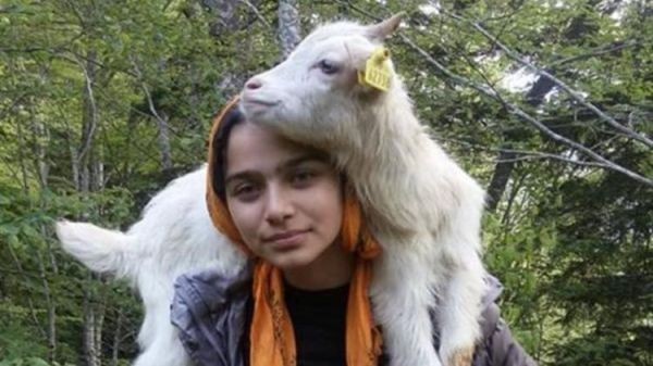 Türkiyə 11 yaşlı bu qızdan danışır - Ərdoğan onu sarayına dəvət etdi - FOTOLAR