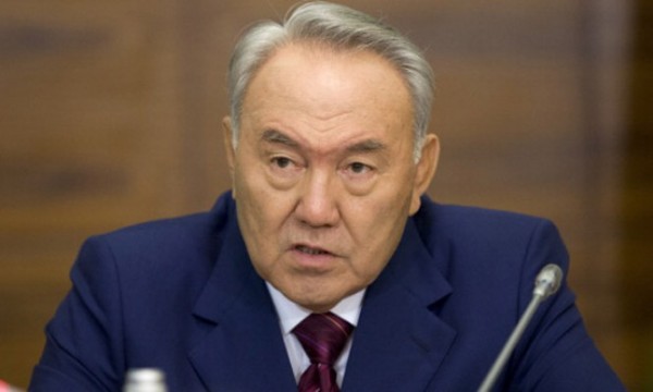 Nursultan Nazarbayev qazax dilinin latin əlifbasına keçidi haqqında fərman imzalayıb