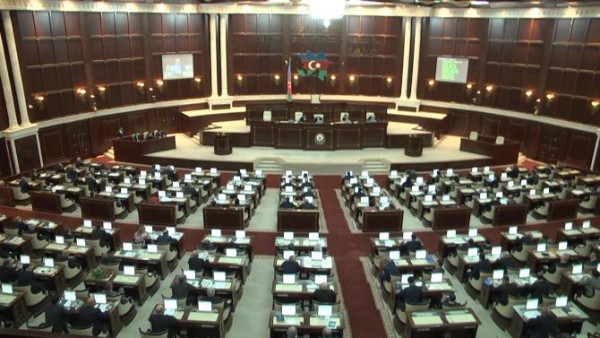 MSK-ya deputatları cəzalandırmaq hüququ verilir