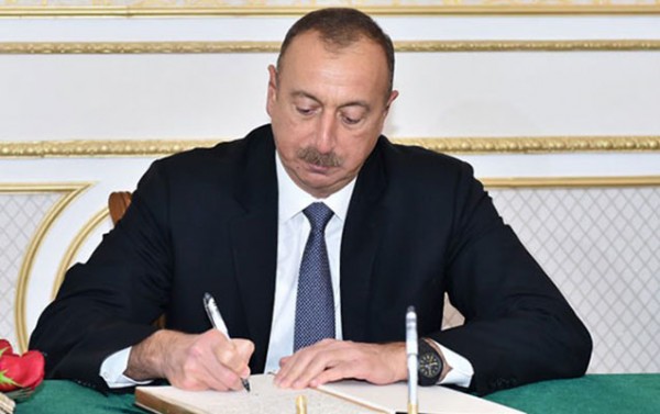 Strateji Araşdırmalar Mərkəzinin əməkdaşları mükafatlandırılıb - SİYAHI