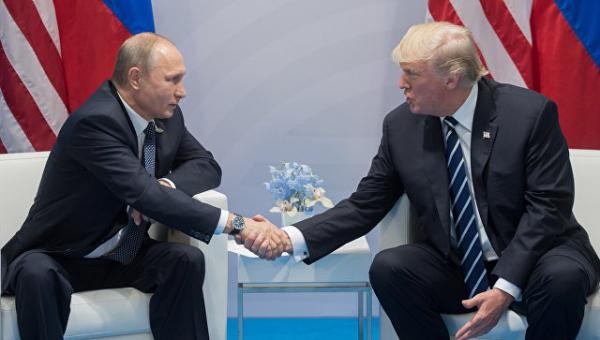 Putin Trampla görüşdü