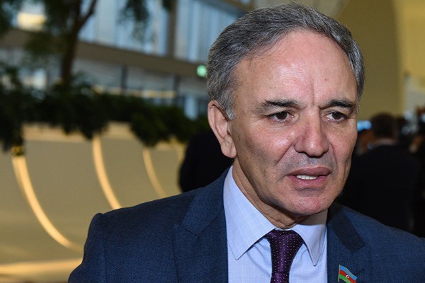 Əflatun Amaşov onlayn mediaya büdcədən 1 milyon manat vəsait ayrılmasını istəyir