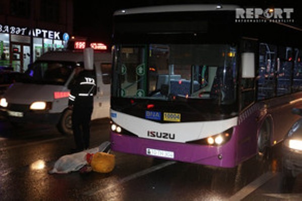 Bakıda avtobus piyada zolağından keçən qadını vuraraq öldürüb