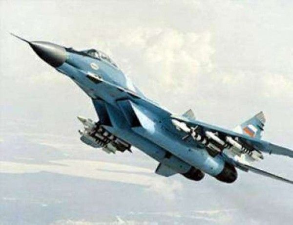 Rus qırıcısı ABŞ təyyarəsini tutdu