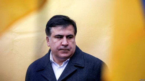 Saakaşvilinin evinin qapısı sındırılır - YENİLƏNİR - CANLI YAYIM