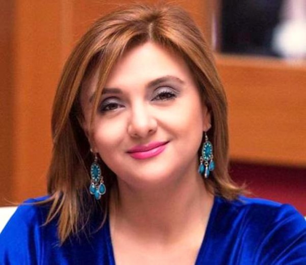 Millət vəkili jurnalisti xəstəxanada ziyarət etdi