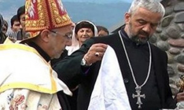 Gürcüstanda ermənilərin yaşadığı kəndin keşişi oğurluq və pedofiliyada ittiham olunur
