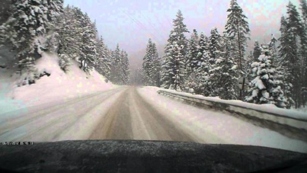 Şamaxıda yollar buz bağladı