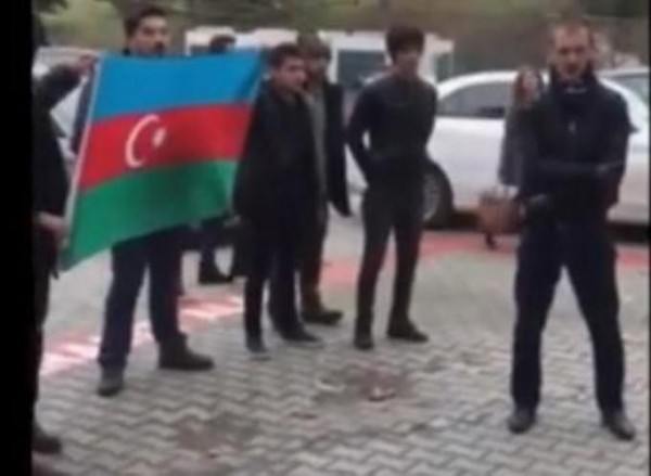 Türkiyədə Azərbaycan bayrağı necə endirildi? – Şok təfərrüat