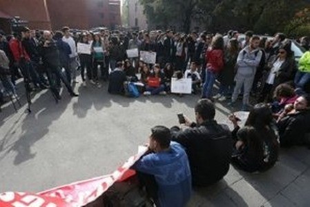 Ermənistanda hərbi xidmətdən imtina edən gənclər yenidən aclığa başladılar