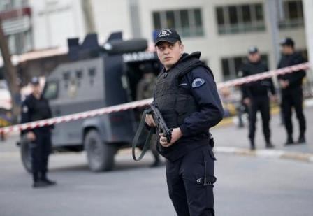 Ankarada silahlı hücum: polis öldürüldü