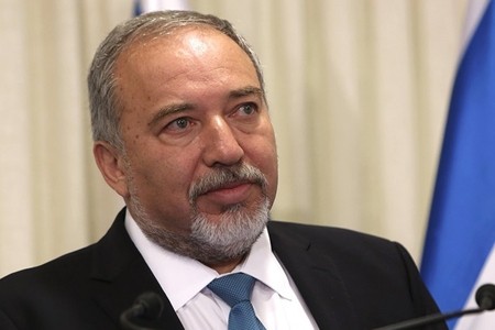 İsrailin müdafiə naziri: “Erməni soyqırımı” mübahisəli və nəzəri məsələdir”