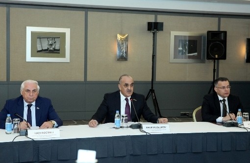 “Əmək bazarı: islahatlar, çağırışlar və perspektivlər”  mövzusunda konfrans keçirilib