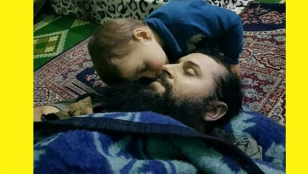 Şəhid oğlunun atasını öpməsi rekord həddə paylaşıldı - FOTO