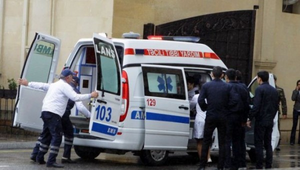 Bakıda klinikaya hücum: ürəyindən vurulan gəncin yaxınları xəstəxananı dağıtdılar