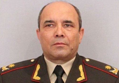 Prezident generalı ehtiyata buraxdı