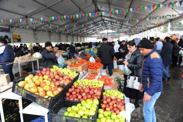 Yeni il istirahəti başladı: yarmarkalar, tamaşalar…